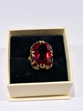 Vintage ~ Vargas 18K H.G.E. Simulated Ruby Ring ~ Size 6.5—7